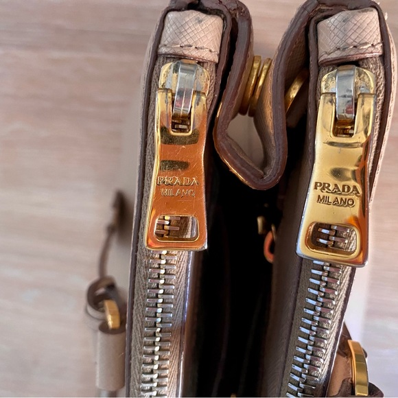 Prada Galleria Double Zip Saffiano Leather - Picture 12 of 13